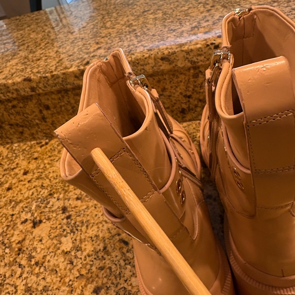 Alice + Olivia Combat Moto Boots Hali Lug Heel Beige Almond Gold 40 US 10 - Picture 7 of 11